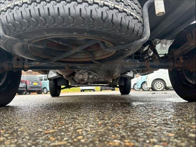 ハイゼットトラック フラット7認定中古車/4WD/エアコン/パワステ/パートタイム4WD/スピーカー付きラジオ/スペアタイヤ/(12枚目)