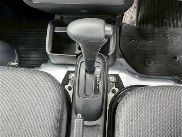 ハイゼットトラック フラット7認定中古車/4WD/エアコン/パワステ/パートタイム4WD/スピーカー付きラジオ/スペアタイヤ/(21枚目)