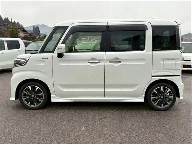 スペーシアカスタム ハイブリッドＸＳ　４ＷＤ／社外ナビ／テレビ／全方位モニター／オートエアコン／シートヒーター／充電用ＵＳＢチャージャー／クルーズコントロール／ＬＥＤヘッドライト／安全装備／衝突軽減ブレーキ／車線逸脱防止警報／ＬＥＤヘッド（6枚目）