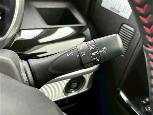 スペーシアカスタム ハイブリッドＸＳ　４ＷＤ／社外ナビ／テレビ／全方位モニター／オートエアコン／シートヒーター／充電用ＵＳＢチャージャー／クルーズコントロール／ＬＥＤヘッドライト／安全装備／衝突軽減ブレーキ／車線逸脱防止警報／ＬＥＤヘッド（19枚目）