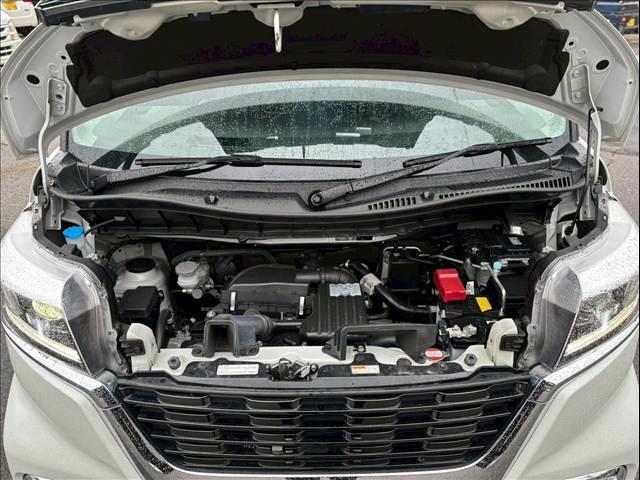 スペーシアカスタム ハイブリッドＸＳ　４ＷＤ／社外ナビ／テレビ／全方位モニター／オートエアコン／シートヒーター／充電用ＵＳＢチャージャー／クルーズコントロール／ＬＥＤヘッドライト／安全装備／衝突軽減ブレーキ／車線逸脱防止警報／ＬＥＤヘッド（33枚目）