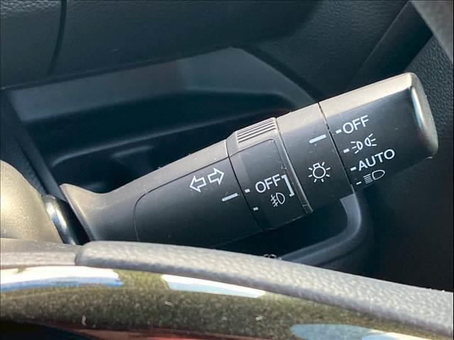 Ｎ－ＢＯＸカスタム Ｇ・Ｌホンダセンシング　フラット７認定中古車／ホンダセンシング／社外ナビ／テレビ／バックモニター／スマートキー＆プッシュスタート／オートエアコン／ＬＥＤヘッドライト／左側電動スライドドア／社外品革調シートカバー／純正アルミ（25枚目）