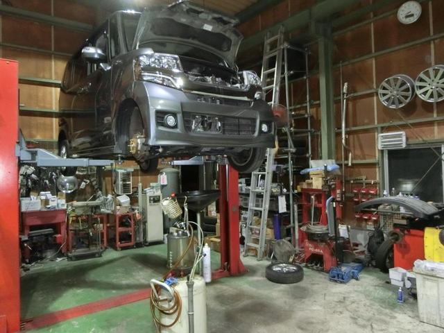 Ｎ－ＢＯＸカスタム Ｇ・Ｌパッケージ　ナビ　バックカメラ　ＴＶ　ＤＶＤ　ＣＤ　ＥＴＣ　セキュリティアラーム　スマキー　助手席エアバッグ　運転席エアバッグ　キーレス　全席ＰＷ　ＡＢＳ　ＡＡＣ　衝突安全ボディ　パワステ　アイドリング　ベンチ席（6枚目）