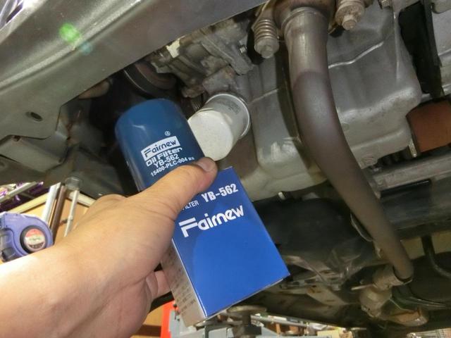 Ｎ－ＢＯＸカスタム Ｇ・Ｌパッケージ　ナビ　バックカメラ　ＴＶ　ＤＶＤ　ＣＤ　ＥＴＣ　セキュリティアラーム　スマキー　助手席エアバッグ　運転席エアバッグ　キーレス　全席ＰＷ　ＡＢＳ　ＡＡＣ　衝突安全ボディ　パワステ　アイドリング　ベンチ席（7枚目）