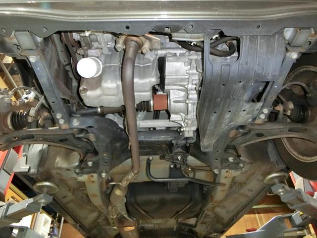 Ｎ－ＢＯＸカスタム Ｇ・Ｌパッケージ　ナビ　バックカメラ　ＴＶ　ＤＶＤ　ＣＤ　ＥＴＣ　セキュリティアラーム　スマキー　助手席エアバッグ　運転席エアバッグ　キーレス　全席ＰＷ　ＡＢＳ　ＡＡＣ　衝突安全ボディ　パワステ　アイドリング　ベンチ席（8枚目）