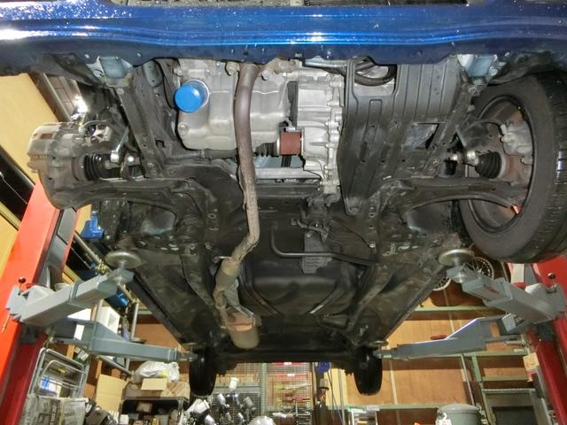 Ｎ－ＢＯＸカスタム Ｇ　ＳＳパッケージ　ナビ　バックカメラ　ＴＶ　ＤＶＤ　ＣＤ　ＥＴＣ　セキュリティアラーム　スマキー　助手席エアバッグ　運転席エアバッグ　キーレス　全席ＰＷ　ＡＢＳ　ＡＡＣ　衝突安全ボディ　パワステ　アイドリング　ベンチ席（10枚目）