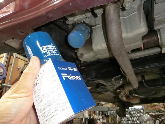 Ｎ－ＢＯＸカスタム Ｇ・ターボパッケージ　ナビ　バックカメラ　ＴＶ　ＤＶＤ　ＣＤ　ＥＴＣ　セキュリティアラーム　スマキー　助手席エアバッグ　運転席エアバッグ　キーレス　全席ＰＷ　ＡＢＳ　ＡＡＣ　衝突安全ボディ　パワステ　アイドリング　ベンチ席（9枚目）