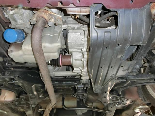 Ｎ－ＢＯＸカスタム Ｇ・ターボパッケージ　ナビ　バックカメラ　ＴＶ　ＤＶＤ　ＣＤ　ＥＴＣ　セキュリティアラーム　スマキー　助手席エアバッグ　運転席エアバッグ　キーレス　全席ＰＷ　ＡＢＳ　ＡＡＣ　衝突安全ボディ　パワステ　アイドリング　ベンチ席（11枚目）