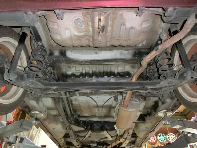 Ｎ－ＢＯＸカスタム Ｇ・ターボパッケージ　ナビ　バックカメラ　ＴＶ　ＤＶＤ　ＣＤ　ＥＴＣ　セキュリティアラーム　スマキー　助手席エアバッグ　運転席エアバッグ　キーレス　全席ＰＷ　ＡＢＳ　ＡＡＣ　衝突安全ボディ　パワステ　アイドリング　ベンチ席（16枚目）