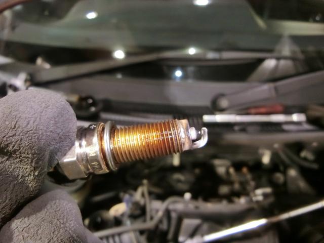 Ｎ－ＢＯＸカスタム Ｇ・ターボパッケージ　ナビ　バックカメラ　ＴＶ　ＤＶＤ　ＣＤ　ＥＴＣ　セキュリティアラーム　スマキー　助手席エアバッグ　運転席エアバッグ　キーレス　全席ＰＷ　ＡＢＳ　ＡＡＣ　衝突安全ボディ　パワステ　アイドリング　ベンチ席（22枚目）