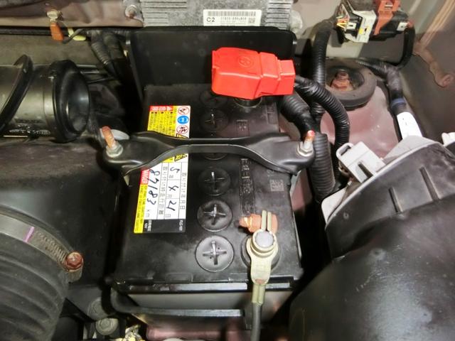 Ｎ－ＢＯＸカスタム Ｇ・ターボパッケージ　ナビ　バックカメラ　ＴＶ　ＤＶＤ　ＣＤ　ＥＴＣ　セキュリティアラーム　スマキー　助手席エアバッグ　運転席エアバッグ　キーレス　全席ＰＷ　ＡＢＳ　ＡＡＣ　衝突安全ボディ　パワステ　アイドリング　ベンチ席（24枚目）