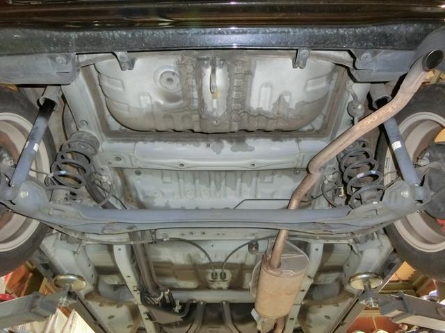 Ｎ－ＢＯＸカスタム Ｇ・Ａパッケージ　ナビ　バックカメラ　ＴＶ　ＤＶＤ　ＣＤ　ＥＴＣ　セキュリティアラーム　スマキー　助手席エアバッグ　運転席エアバッグ　キーレス　全席ＰＷ　ＡＢＳ　ＡＡＣ　衝突安全ボディ　パワステ　アイドリング　ベンチ席（14枚目）