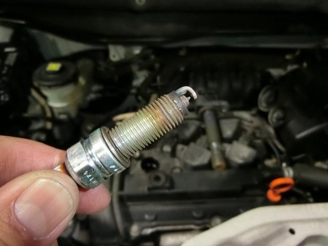 Ｎ－ＢＯＸカスタム Ｇ・Ｌパッケージ　ナビ　バックカメラ　ＴＶ　ＤＶＤ　ＣＤ　ＥＴＣ　セキュリティアラーム　スマキー　助手席エアバッグ　運転席エアバッグ　キーレス　全席ＰＷ　ＡＢＳ　ＡＡＣ　衝突安全ボディ　パワステ　アイドリング　ベンチ席（19枚目）