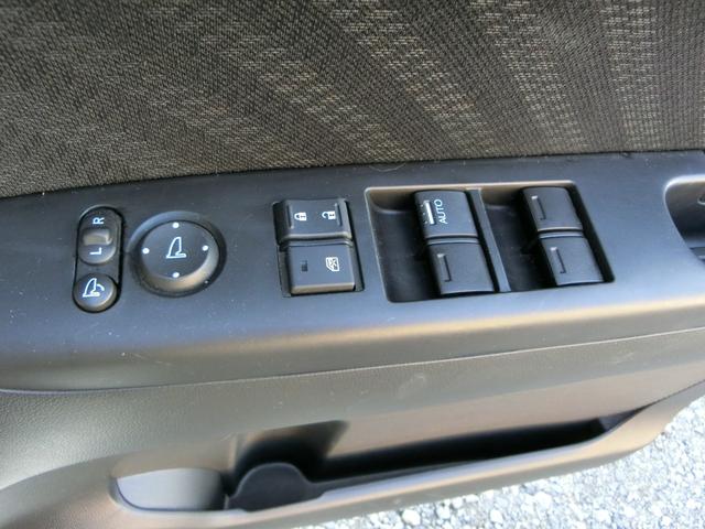 Ｎ－ＢＯＸカスタム Ｇ・Ｌパッケージ　ナビ　バックカメラ　ＴＶ　ＤＶＤ　ＣＤ　ＥＴＣ　セキュリティアラーム　スマキー　助手席エアバッグ　運転席エアバッグ　キーレス　全席ＰＷ　ＡＢＳ　ＡＡＣ　衝突安全ボディ　パワステ　アイドリング　ベンチ席（58枚目）