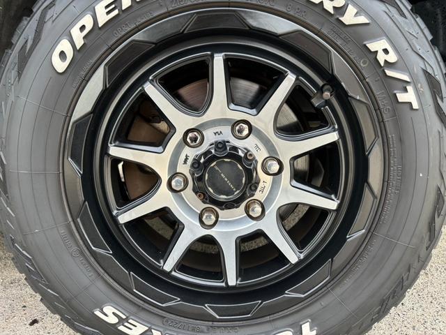 ハイエースバン ロングスーパーＧＬ　４ＷＤ　ディーゼルターボ　３０００　４型　スマートキー　１６ＡＷ　ベッドキット　コンビハンドル　ＡＣ１００Ｖ電源　ＥＴＣ（9枚目）