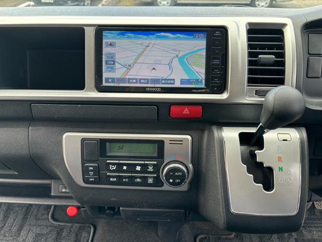 ハイエースワゴン GL 4WD 4型 10人乗り 左側パワースライドドア 17AW AC100V電源 地デジ ナビ 電動格納ミラー キーレス(17枚目)