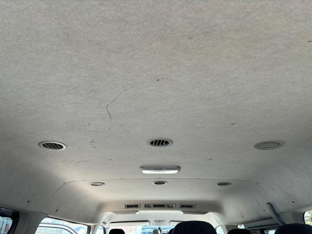 ハイエースワゴン GL 4WD 4型 10人乗り 左側パワースライドドア 17AW AC100V電源 地デジ ナビ 電動格納ミラー キーレス(21枚目)