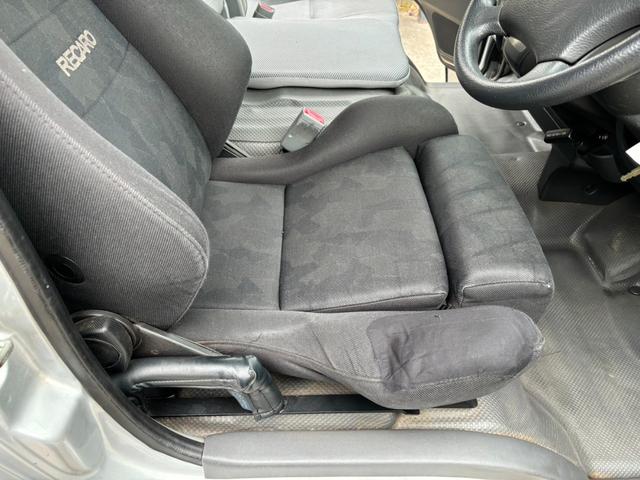 ハイエースバン ＳロングワイドＤＸ　４ＷＤ　２型　ナビ　Ｂカメラ　電動ウインチ　キーレス　ＥＴＣ（11枚目）