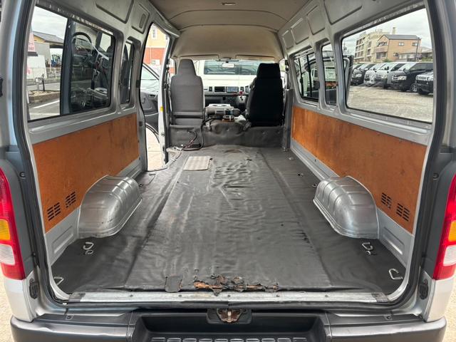 ハイエースバン ＳロングワイドＤＸ　４ＷＤ　２型　ナビ　Ｂカメラ　電動ウインチ　キーレス　ＥＴＣ（17枚目）