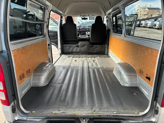 ハイエースバン ロングＤＸ　ディーゼルターボ　３０００　４型　ハイルーフ　ナビ　Ｂカメラ　パワーウィンドウ　キーレス　ＥＴＣ（17枚目）