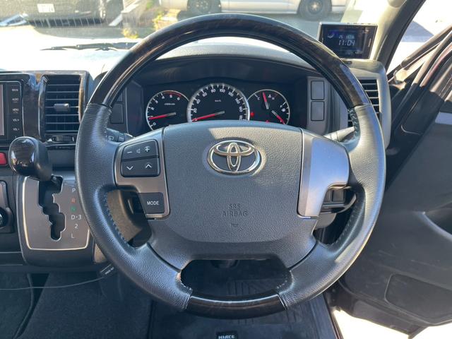 ハイエースバン スーパーＧＬ　ダークプライム　４ＷＤ　ディーゼルターボ　３０００　４型　スマートキー　１５ＡＷ　ＬＥＤヘッドライト　地デジ　ナビ　Ｂカメラ　コンビハンドル　ＡＣ１００Ｖ電源　ＥＴＣ（15枚目）