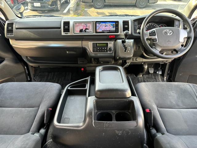 ハイエースバン ロングワイドスーパーＧＬ　ディーゼルターボ　３０００　４型　スマートキー　ＬＥＤヘッドライト　地デジ　ナビ　Ｂカメラ　ＥＴＣ（10枚目）