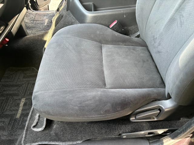 ハイエースバン ロングワイドスーパーＧＬ　ディーゼルターボ　３０００　４型　スマートキー　ＬＥＤヘッドライト　地デジ　ナビ　Ｂカメラ　ＥＴＣ（12枚目）