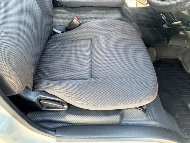 ハイエースバン ＳロングワイドＤＸ　４ＷＤ　３型　リアエアコン　ナビ　Ｂカメラ　電動格納式ステップ　キーレス　ＥＴＣ（11枚目）