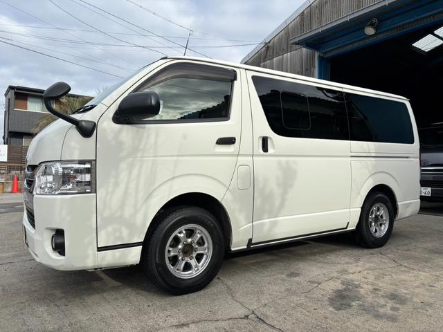 ハイエースバン ロングＤＸ　ＧＬパッケージ　４ＷＤ　ディーゼルターボ　３０００　４型　５ＭＴ　ＬＥＤヘッドライト　地デジ　ナビ　Ｂカメラ　両側スライドドア　１５ＡＷ　キーレス　ＥＴＣ（4枚目）