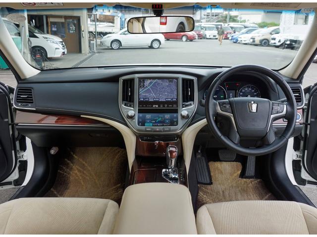 クラウンハイブリッド ロイヤルサルーン　スーパライブサウンド　純正ナビ　フルセグＴＶ　バックカメラ　Ｂｌｕｅｔｏｏｔｈ　パワーシート　ビルトインＥＴＣ　ディスチャージライト　クルコン　ステアリモコン　オートスイングＷエアコン（3枚目）