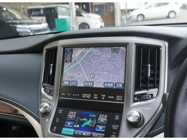 クラウンハイブリッド ロイヤルサルーン　スーパライブサウンド　純正ナビ　フルセグＴＶ　バックカメラ　Ｂｌｕｅｔｏｏｔｈ　パワーシート　ビルトインＥＴＣ　ディスチャージライト　クルコン　ステアリモコン　オートスイングＷエアコン（4枚目）