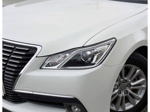 クラウンハイブリッド ロイヤルサルーン　スーパライブサウンド　純正ナビ　フルセグＴＶ　バックカメラ　Ｂｌｕｅｔｏｏｔｈ　パワーシート　ビルトインＥＴＣ　ディスチャージライト　クルコン　ステアリモコン　オートスイングＷエアコン（11枚目）