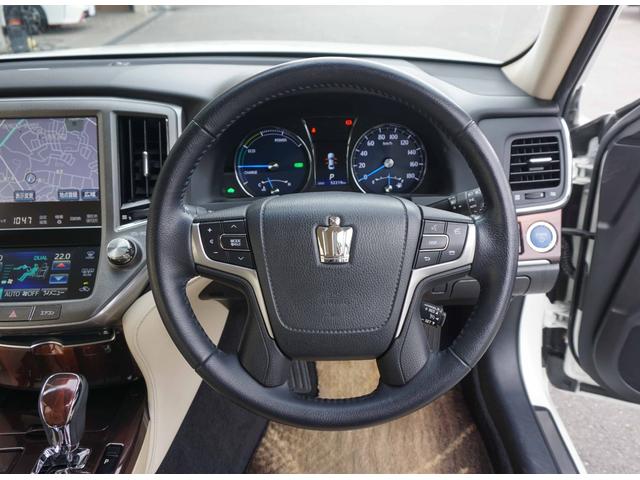 クラウンハイブリッド ロイヤルサルーン　スーパライブサウンド　純正ナビ　フルセグＴＶ　バックカメラ　Ｂｌｕｅｔｏｏｔｈ　パワーシート　ビルトインＥＴＣ　ディスチャージライト　クルコン　ステアリモコン　オートスイングＷエアコン（21枚目）