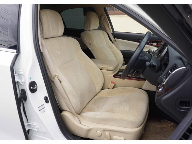 クラウンハイブリッド ロイヤルサルーン　スーパライブサウンド　純正ナビ　フルセグＴＶ　バックカメラ　Ｂｌｕｅｔｏｏｔｈ　パワーシート　ビルトインＥＴＣ　ディスチャージライト　クルコン　ステアリモコン　オートスイングＷエアコン（32枚目）