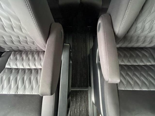 アルファード Ｓ　新品タイヤ／保証書／ディスプレイオーディオ＋ナビ９インチ／フリップダウンモニター　純正　１２．１インチ／トヨタセーフティセンス／両側電動スライドドア／車線逸脱防止支援システム　衝突被害軽減システム（40枚目）