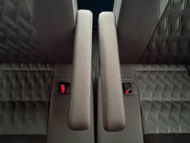 アルファード Ｓ　新品タイヤ／保証書／ディスプレイオーディオ＋ナビ９インチ／フリップダウンモニター　純正　１２．１インチ／トヨタセーフティセンス／両側電動スライドドア／車線逸脱防止支援システム　衝突被害軽減システム（41枚目）