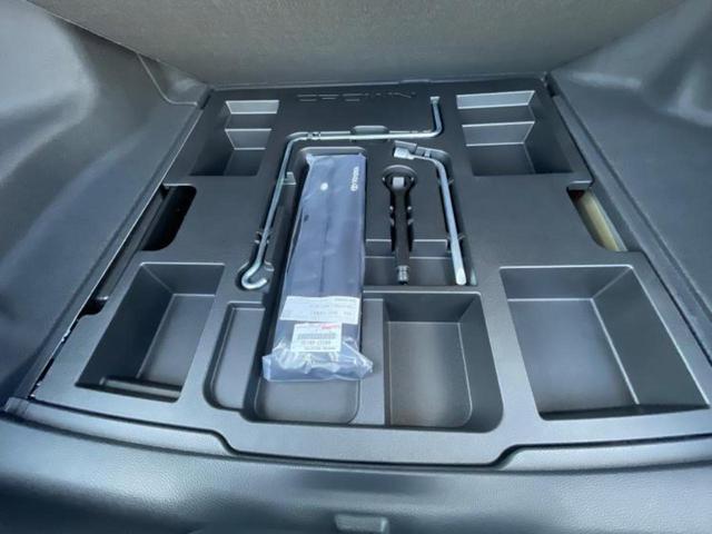 クラウンハイブリッド Gエグゼクティブ 保証書/純正 8インチ ナビ/デジタルインナーミラー/トヨタセーフティセンス/シートヒーター 全席/パノラミックビューモニター/車線逸脱防止支援システム/シート フルレザー/ドライブレコーダー 純正(22枚目)