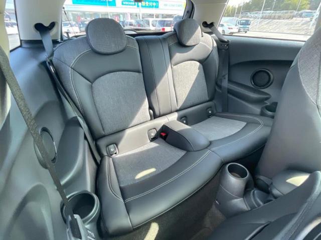 MINI クーパーD 新品タイヤ/保証書/ディスプレイオーディオ/衝突安全装置/シート ハーフレザー/ドライブレコーダー 前後/ヘッドランプ LED/Bluetooth接続/ETC/EBD付ABS/横滑り防止装置 ターボ(5枚目)