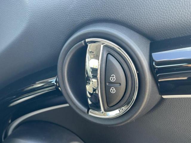 MINI クーパーD 新品タイヤ/保証書/ディスプレイオーディオ/衝突安全装置/シート ハーフレザー/ドライブレコーダー 前後/ヘッドランプ LED/Bluetooth接続/ETC/EBD付ABS/横滑り防止装置 ターボ(27枚目)