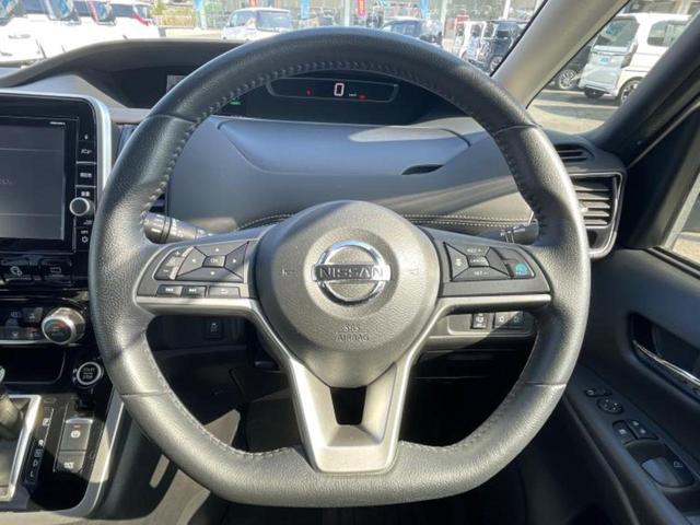 セレナ ハイウェイスター　新品タイヤ／純正　９インチ　ナビ／フリップダウンモニター　純正　１１インチ／インテリジェントルームミラー／エマージェンシーブレーキ／両側電動スライドドア／アラウンドビューモニター　衝突被害軽減システム（12枚目）