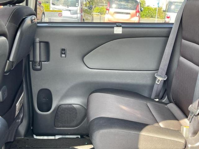 セレナ ハイウェイスター　新品タイヤ／純正　９インチ　ナビ／フリップダウンモニター　純正　１１インチ／インテリジェントルームミラー／エマージェンシーブレーキ／両側電動スライドドア／アラウンドビューモニター　衝突被害軽減システム（25枚目）