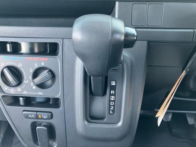 ハイゼットカーゴ スペシャルＳＡ３　保証書／スマートアシスト（トヨタ・ダイハツ）／車線逸脱防止支援システム／ＥＢＤ付ＡＢＳ／横滑り防止装置／アイドリングストップ／禁煙車／衝突安全ボディ／パワーウインドウ／パワーステアリング（24枚目）