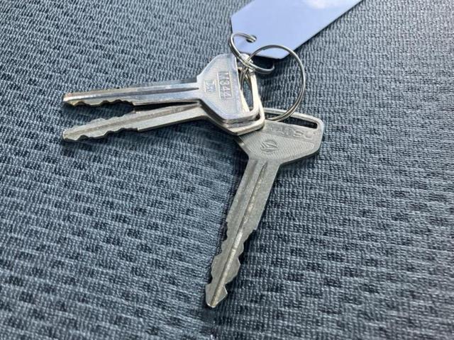 ハイゼットカーゴ スペシャルＳＡ３　保証書／スマートアシスト（トヨタ・ダイハツ）／車線逸脱防止支援システム／ＥＢＤ付ＡＢＳ／横滑り防止装置／アイドリングストップ／禁煙車／衝突安全ボディ／パワーウインドウ／パワーステアリング（25枚目）