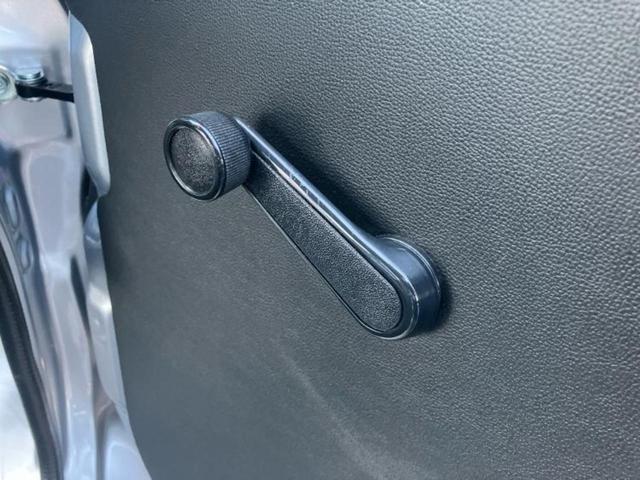 ハイゼットカーゴ スペシャルＳＡ３　保証書／スマートアシスト（トヨタ・ダイハツ）／車線逸脱防止支援システム／ＥＢＤ付ＡＢＳ／横滑り防止装置／アイドリングストップ／禁煙車／衝突安全ボディ／パワーウインドウ／パワーステアリング（27枚目）