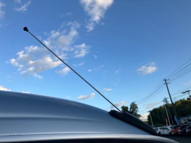 ハイゼットカーゴ スペシャルＳＡ３　保証書／スマートアシスト（トヨタ・ダイハツ）／車線逸脱防止支援システム／ＥＢＤ付ＡＢＳ／横滑り防止装置／アイドリングストップ／禁煙車／衝突安全ボディ／パワーウインドウ／パワーステアリング（29枚目）