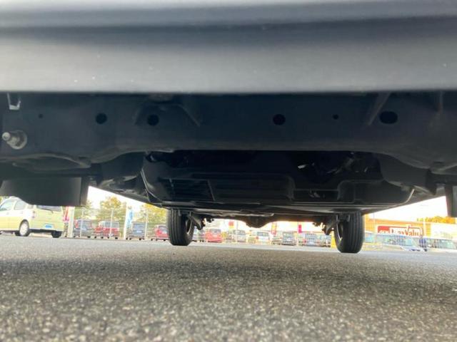 ハイゼットカーゴ スペシャルＳＡ３　保証書／スマートアシスト（トヨタ・ダイハツ）／車線逸脱防止支援システム／ＥＢＤ付ＡＢＳ／横滑り防止装置／アイドリングストップ／禁煙車／衝突安全ボディ／パワーウインドウ／パワーステアリング（42枚目）