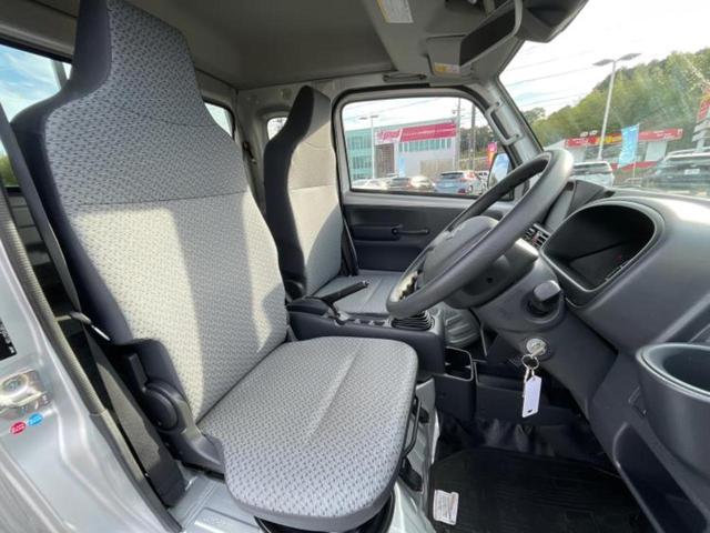 スーパーキャリイ 4WD L 新品タイヤ/衝突安全装置/EBD付ABS/横滑り防止装置/禁煙車/エアバッグ 運転席/エアバッグ 助手席/衝突安全ボディ/パワーステアリング/オートライト/マニュアルエアコン/ユーザー買取車 4WD(4枚目)