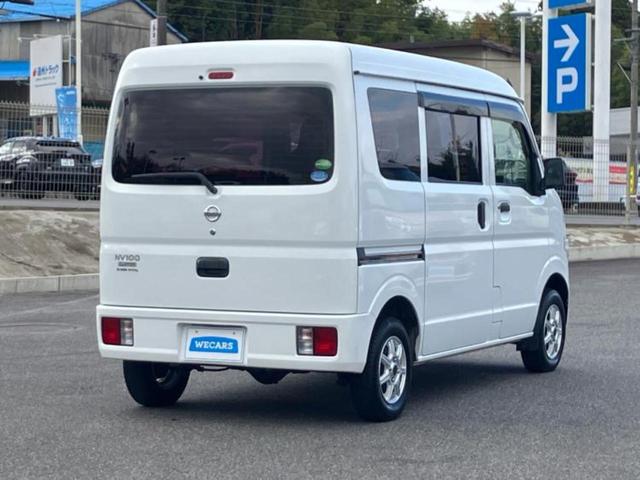 ＮＶ１００クリッパーバン ４ＷＤ　ＤＸ　新品タイヤ／ヘッドランプ　ＬＥＤ／禁煙車／エアバッグ　運転席／エアバッグ　助手席／ＭＴモード付き／アルミホイール　社外　１２インチ／パワーステアリング／マニュアルエアコン／取扱説明書　４ＷＤ（3枚目）