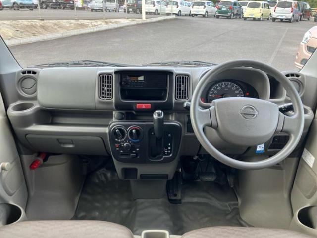 ＮＶ１００クリッパーバン ４ＷＤ　ＤＸ　新品タイヤ／ヘッドランプ　ＬＥＤ／禁煙車／エアバッグ　運転席／エアバッグ　助手席／ＭＴモード付き／アルミホイール　社外　１２インチ／パワーステアリング／マニュアルエアコン／取扱説明書　４ＷＤ（10枚目）