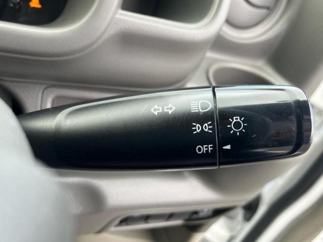 ＮＶ１００クリッパーバン ４ＷＤ　ＤＸ　新品タイヤ／ヘッドランプ　ＬＥＤ／禁煙車／エアバッグ　運転席／エアバッグ　助手席／ＭＴモード付き／アルミホイール　社外　１２インチ／パワーステアリング／マニュアルエアコン／取扱説明書　４ＷＤ（12枚目）